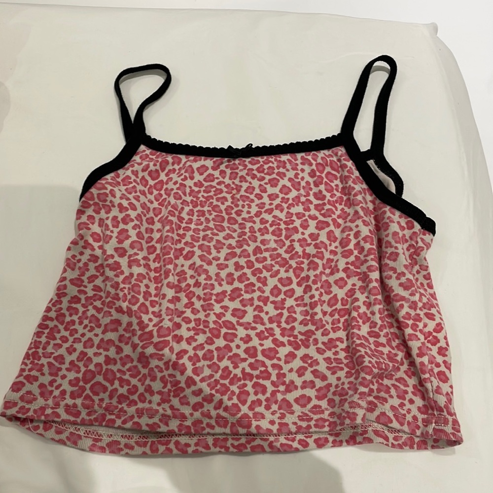 super cute brandy melville pink jaguar crop top